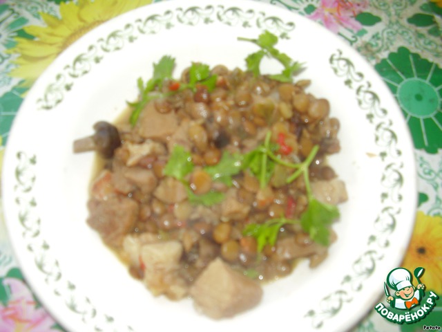 Свинина с чечевицей и грибами
