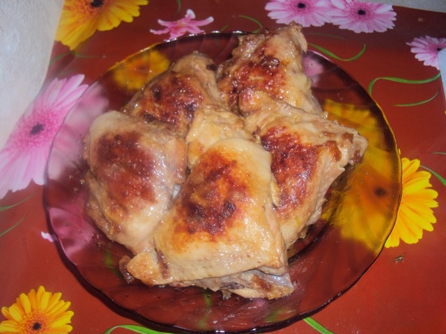 Rosy chicken in mayonnaise sauce