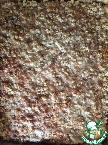 Постный насыпной пирог с фруктами и овсянкой