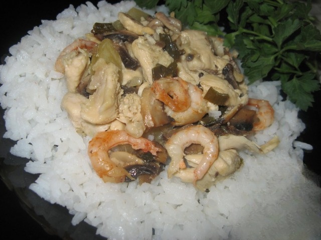 Курица с креветками  