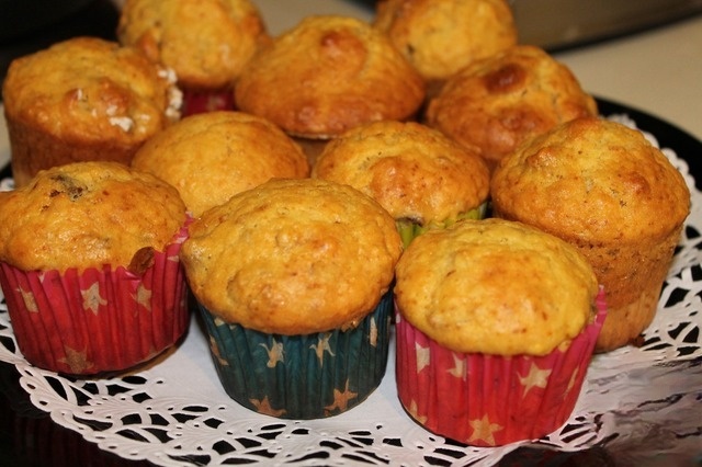 Muffins with oatmeal and figs