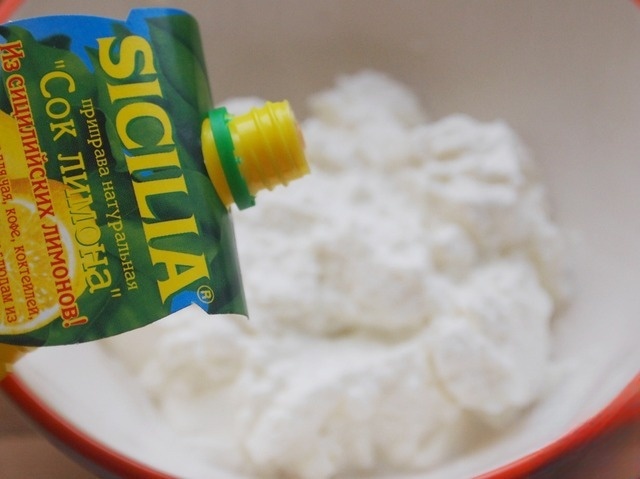 Spaghetti with ricotta and corn