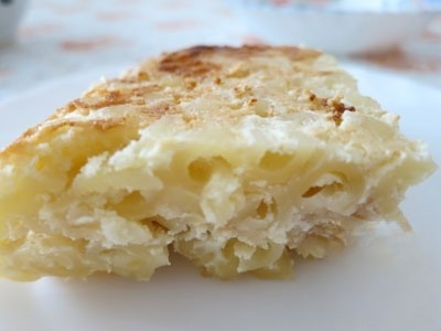 Apple-noodle casserole