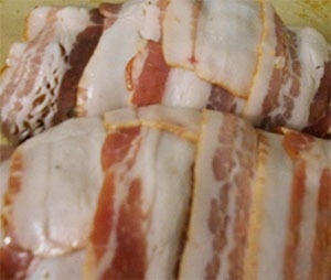 Куриная грудка в беконе, фаршированная рисом