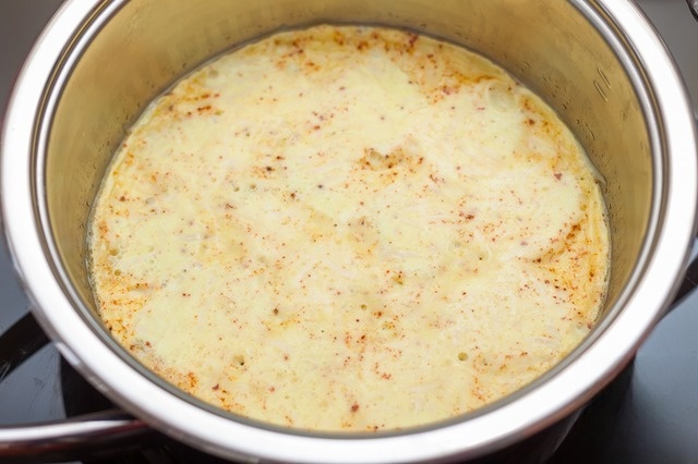 Omelet with potatoes and vegetable salsa