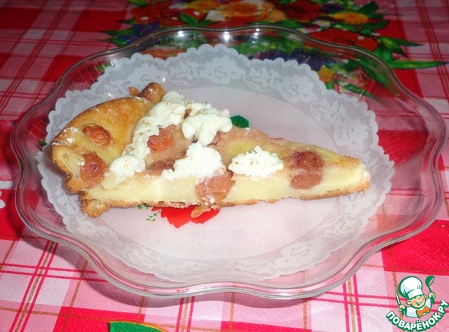 Вишневый клафути под творожным кремом