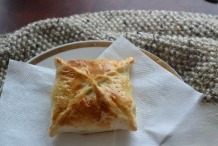 Швидкі конвертики з кус-кусом та журавлиною
