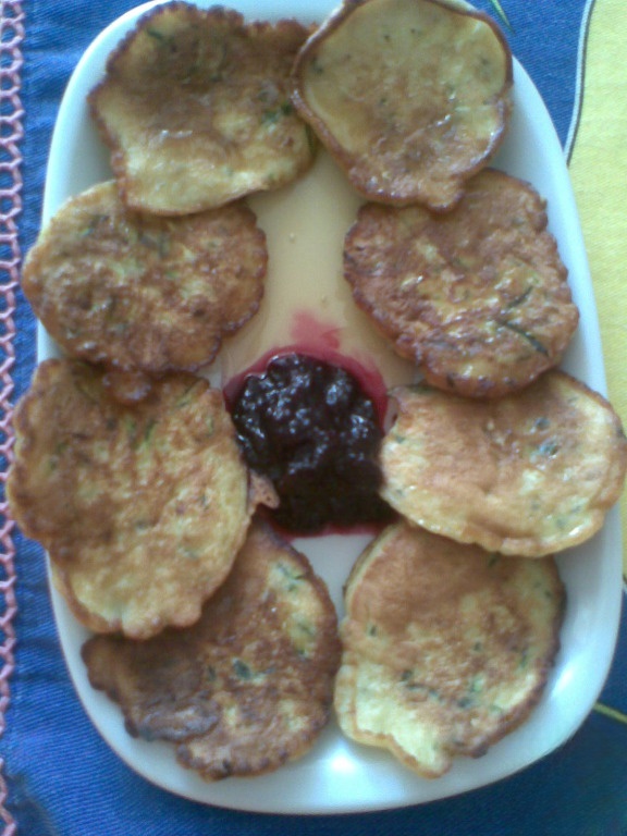 Pancakes with zucchini 