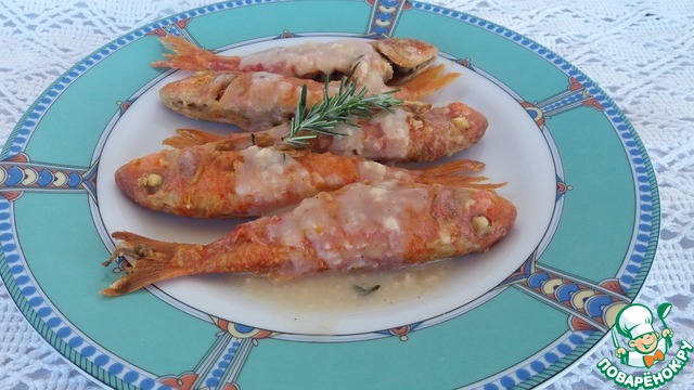 Grilled red mullet with sauce 