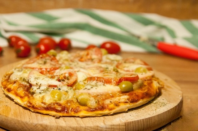 Пицца с моцареллой