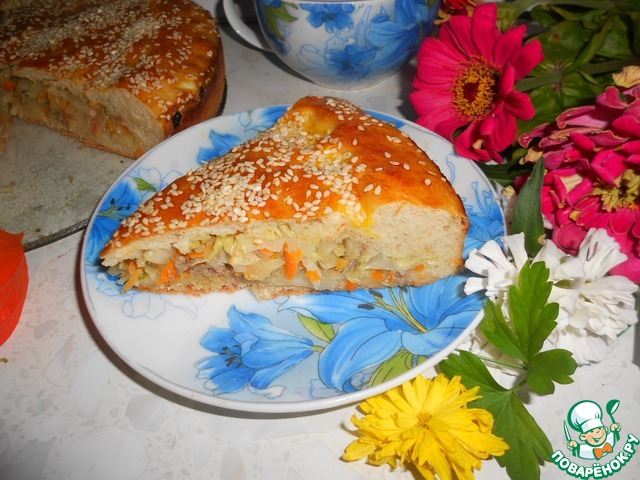 Cabbage pie with sesame grit