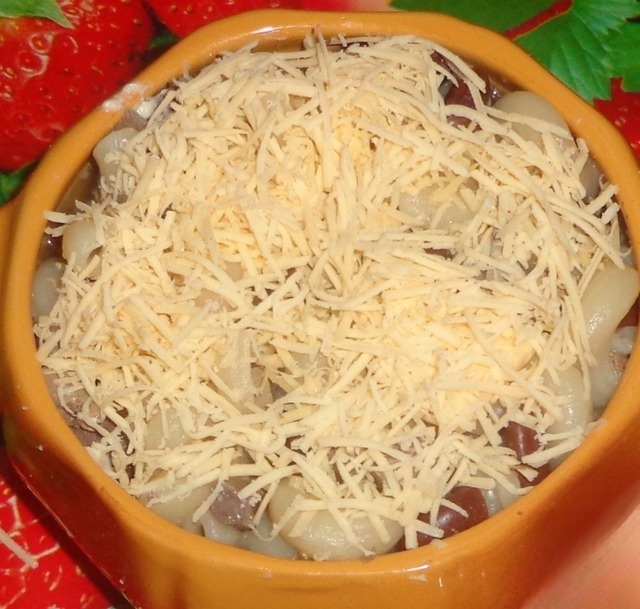 Pasta with heart and red beans