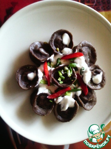 Dumplings from Flaxseed meal with mushrooms