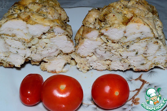 Colored rice with chicken roulade