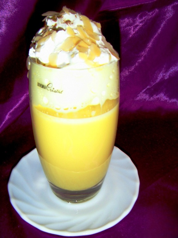 Горячее молоко со специями