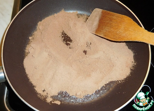 Pancakes with chocolate-orange sauce