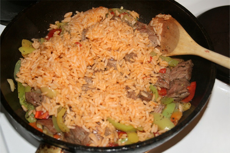 Мясо с рисом и овощами