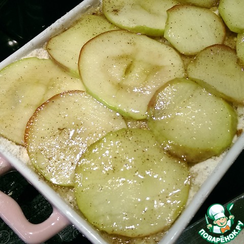 Миндально-яблочный пирог с корицей