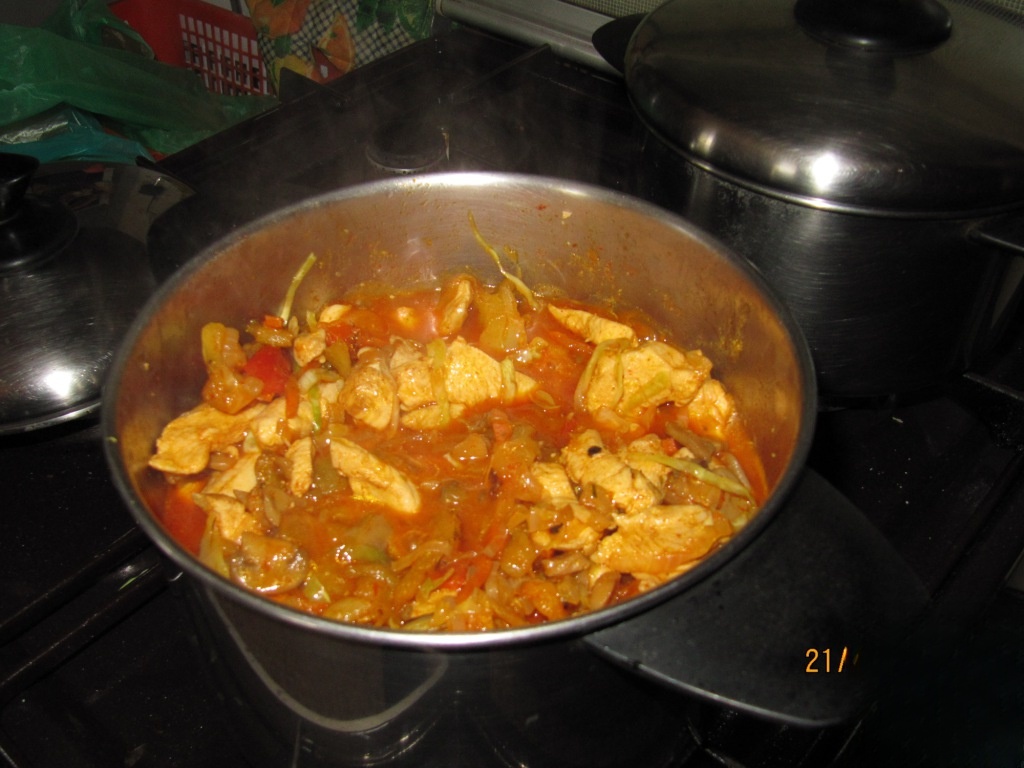 Куриная грудка с овощами