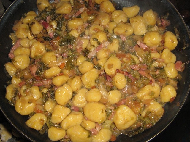 Тыквенные ньоки с капустой и корейкой