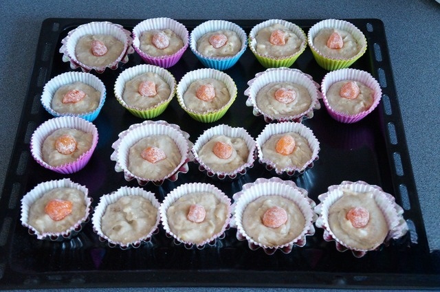 Spicy banana muffins with kumquats