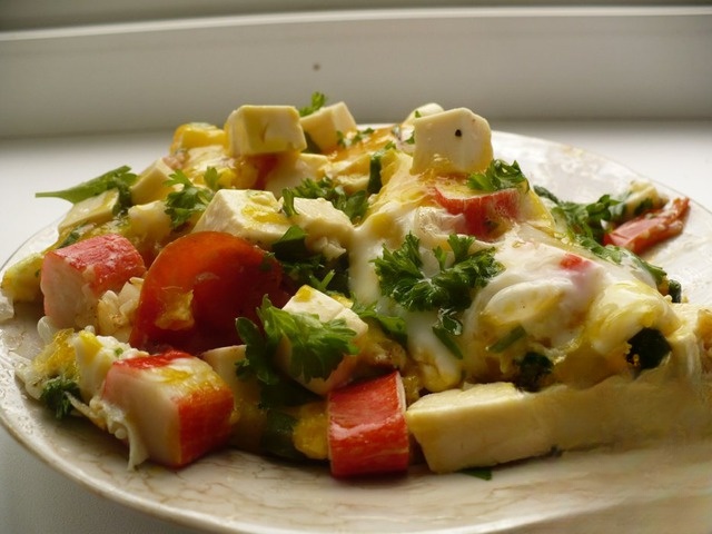 Scrambled eggs with crab sticks