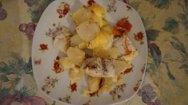 Fish with tomatoes