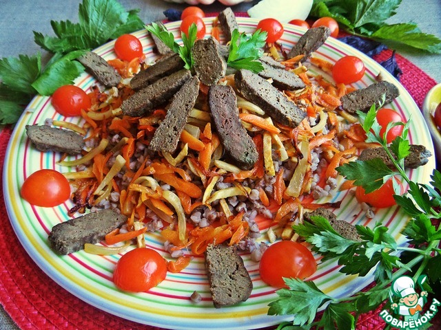 Buckwheat porridge with liver and vegetables