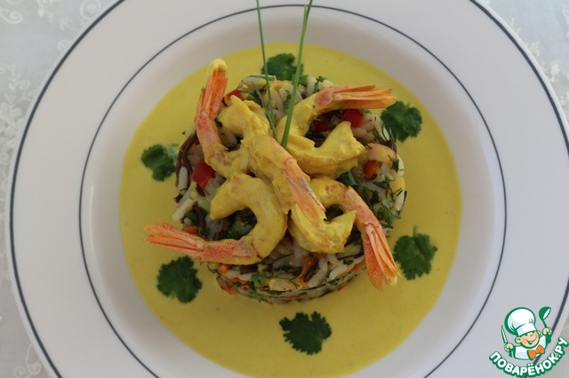 Rice with prawns and creamy saffron sauce