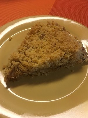 Яблочная ватрушка с сыром