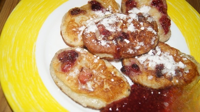 Pancakes with strawberries