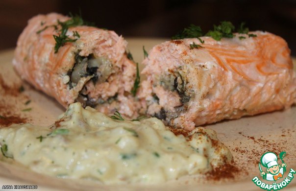 Baked fish rolls with mushrooms