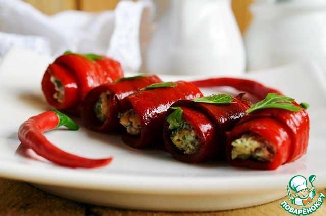 Рулетики из перца с ореховой начинкой
