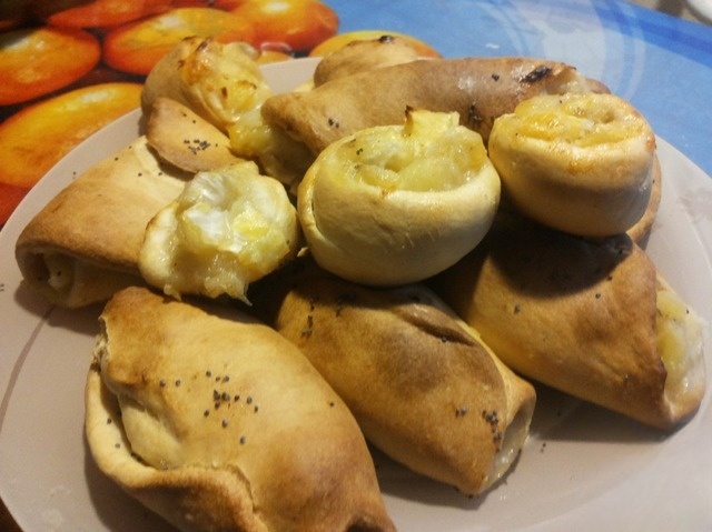 Булочки из дрожжевого теста с бананами