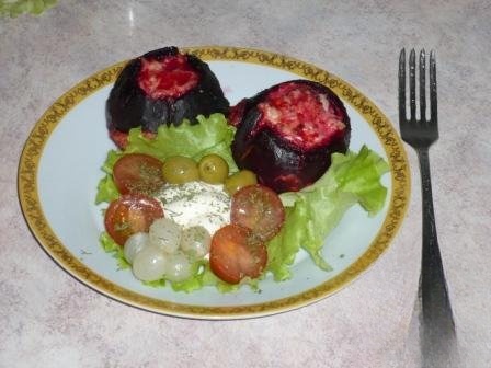 Свекольные бочонки с куриным фаршем