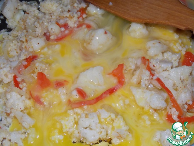 Scrambled eggs with vegetables and millet