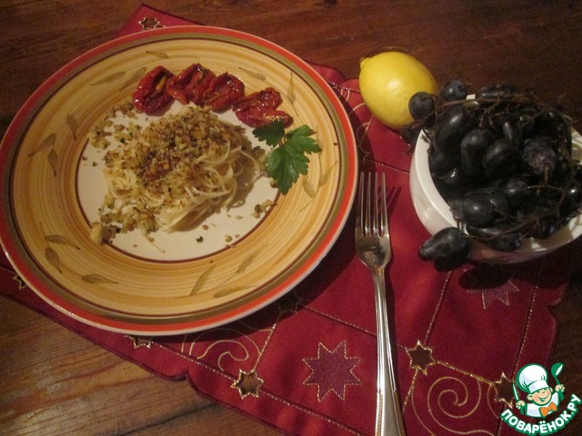 Spaghetti with crispy topping