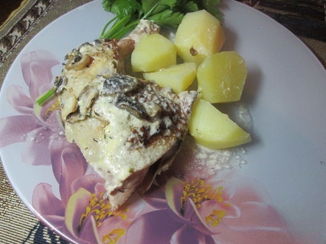 Курица в винном соусе