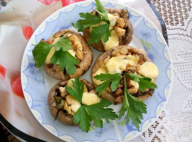 Stuffed mushrooms in the microwave