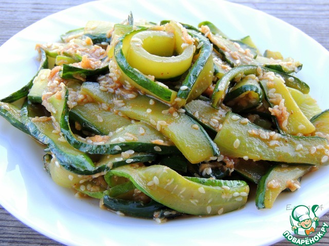 Salad fried cucumbers in Korean