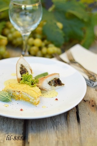 Куриное филе с грибами и кабачковой запеканкой