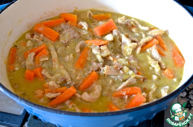 Pork with cauliflower and broccoli in Apple juice