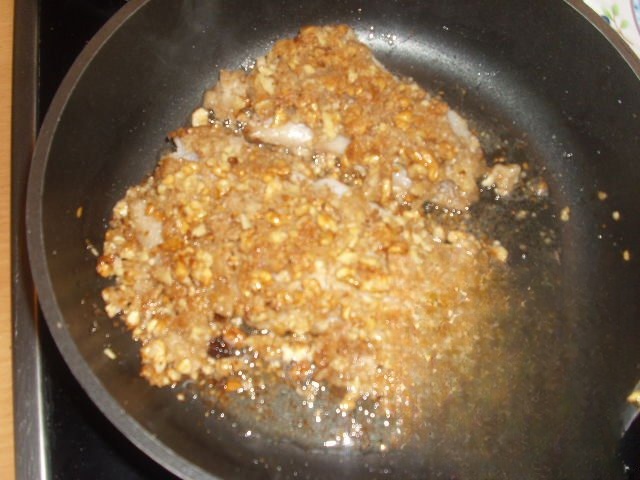 Рыба панированая с орехами