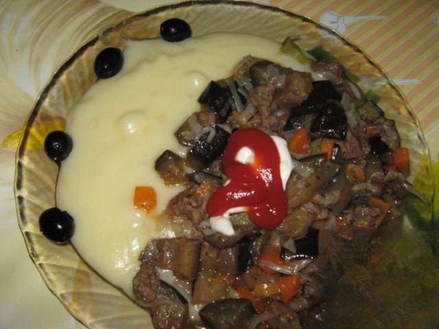 Braised eggplant with minced meat
