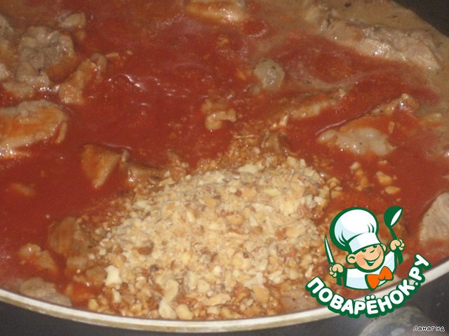 Свинина в томатно-ореховом соусе