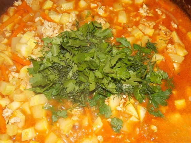 Zucchini with vegetables in tomato sauce