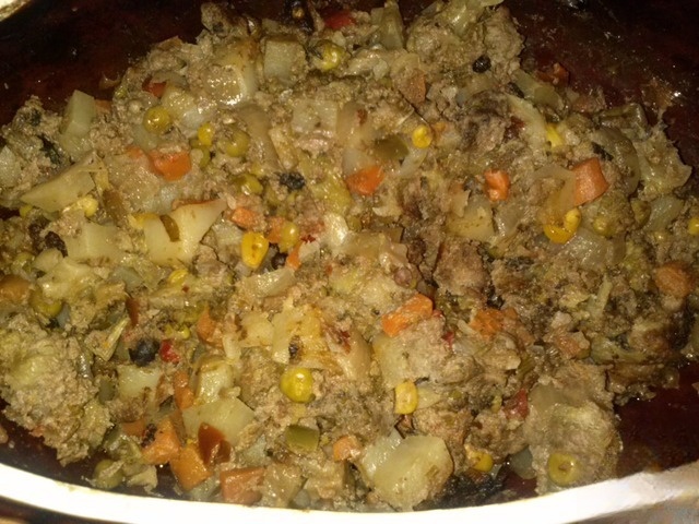 Vegetables with meat in pots