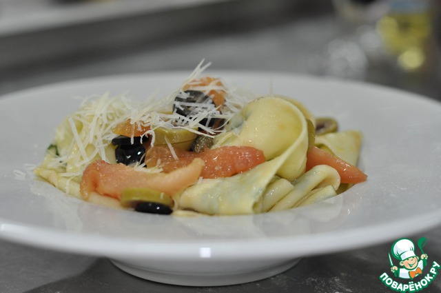 Papardelle with concasse of tomatoes, with capers and olives