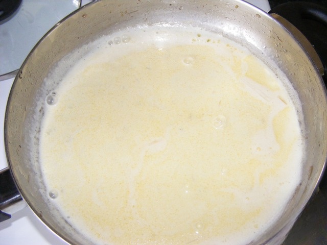 Pasta with chicken breast, mushrooms and sun-dried tomatoes