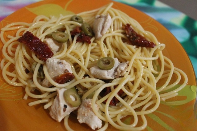 Pasta with sun-dried tomatoes